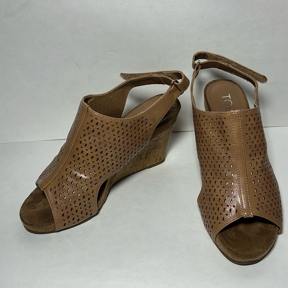 Toetos New York Wedge Sandals Shoes with Eyelet Cutout size 8M